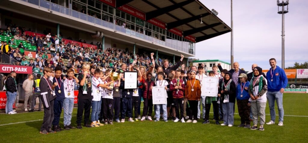 Siegerehrung-Kicken-und-Lesen-1030x480-1