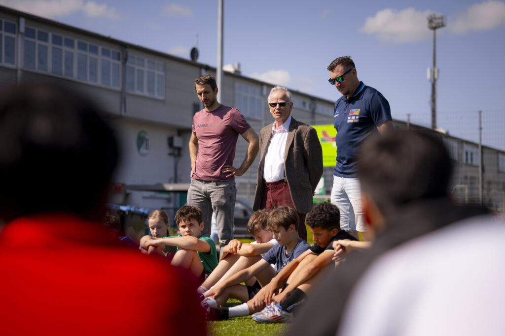 © Felix König