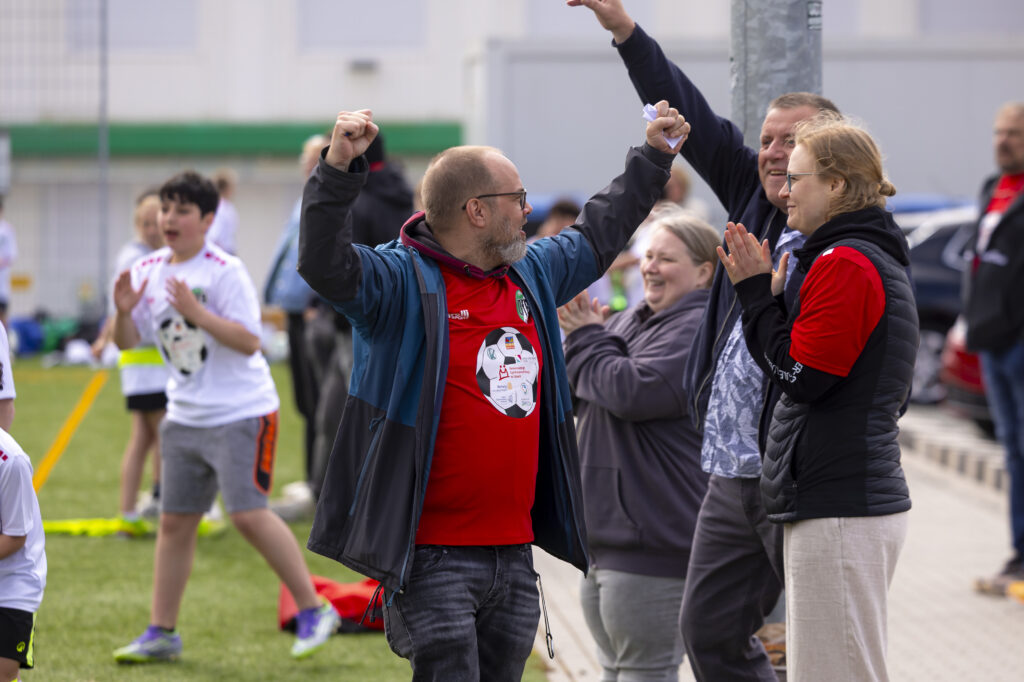 Fußballturnier Jubel Kollegen
