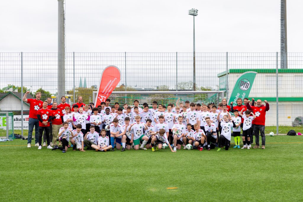 fk_Jubel-Gruppenfoto Fußballturnier 2026